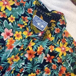 Huntington Beach Club Hawaiian Button Up Shirt Size Large Men’s Short Sleeve Y2K
